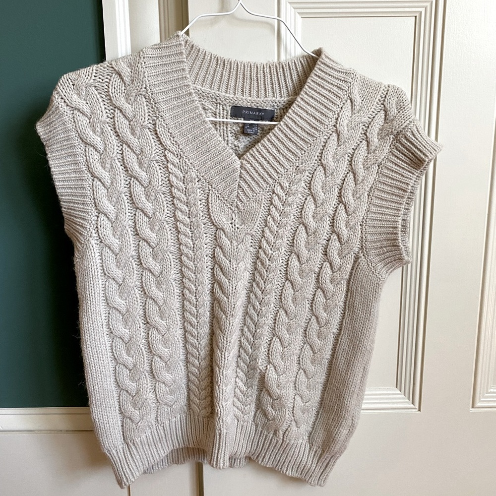 Primark sweater vest, oversized, brand new and worn once.